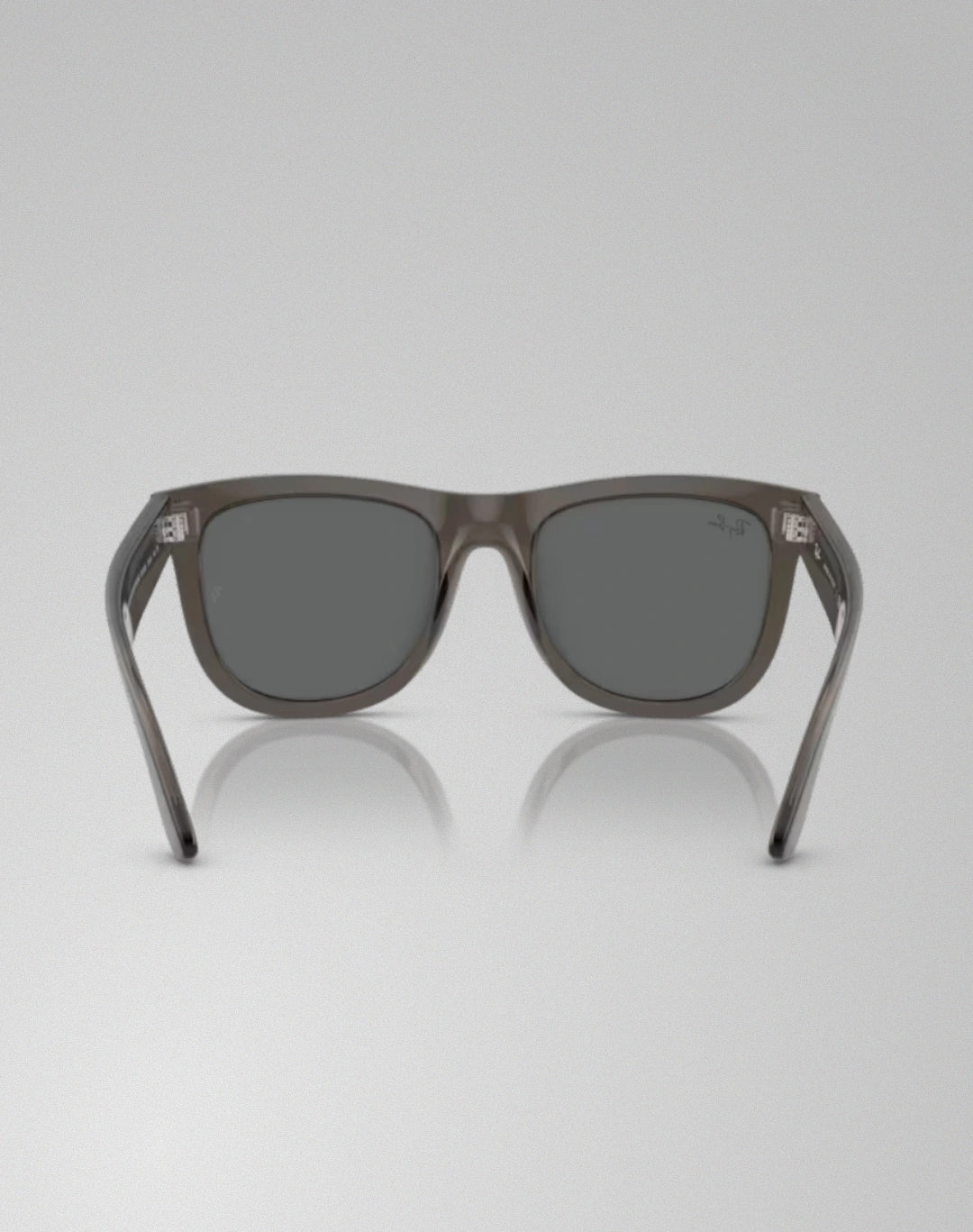 Ray-Ban 0RB0502S-6707GR – Lunettes de soleil carré gris foncé transparent