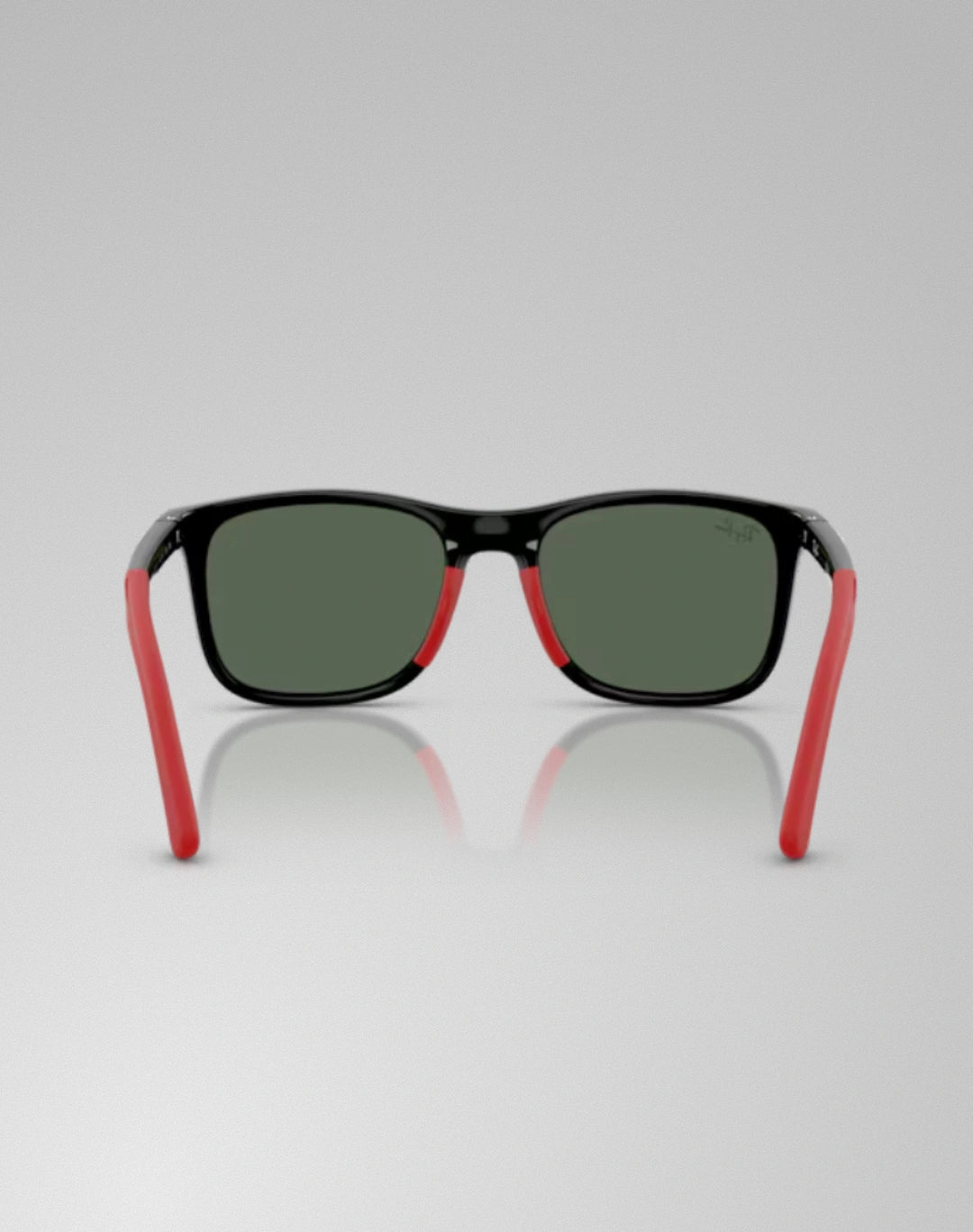 Ray-Ban 0RJ9084S-713171 – Lunettes de soleil carré noir sur caoutchouc rouge
