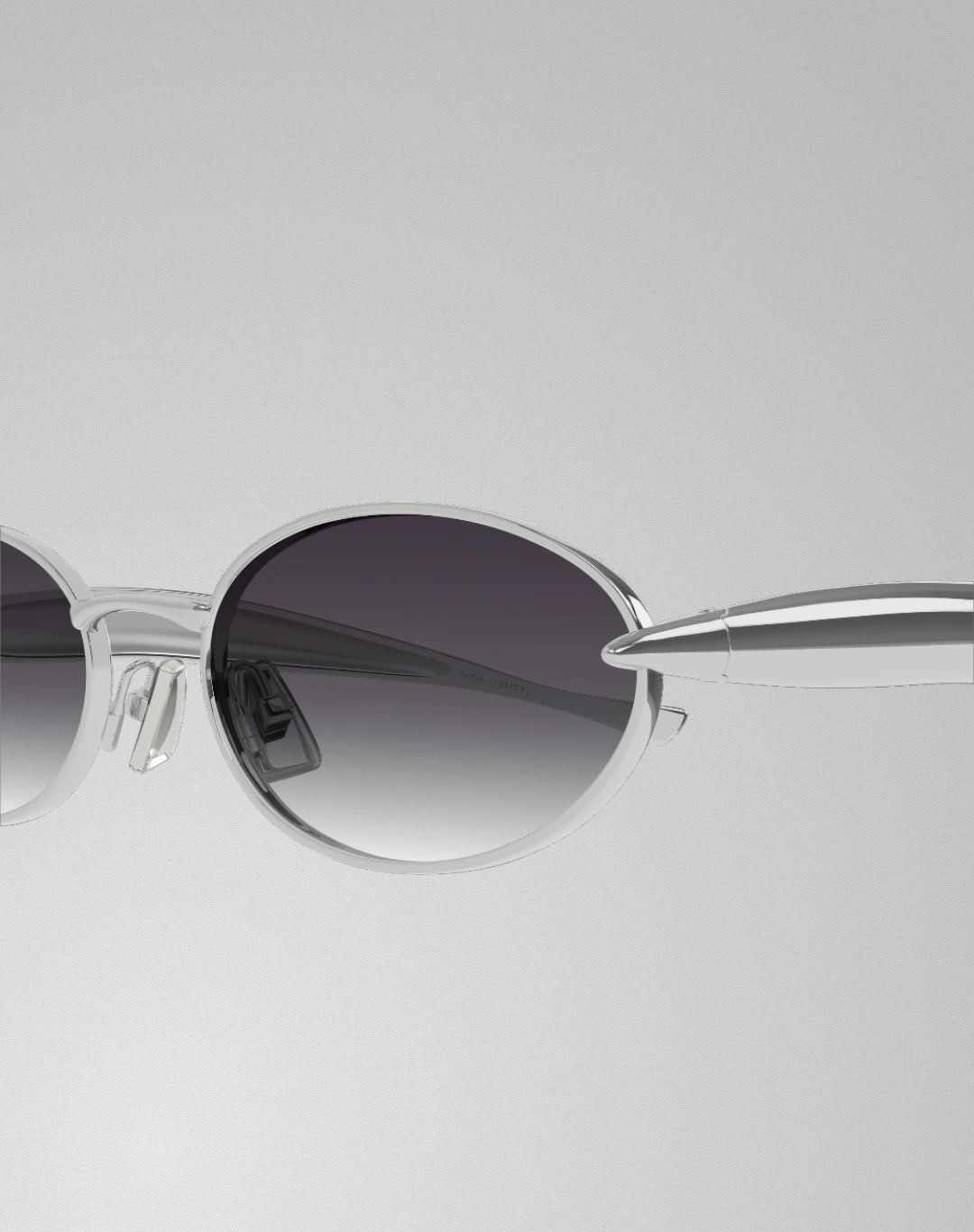 Bottega Veneta BV1386S-003 – Lunettes de soleil ovales argent/gris dégradé (L)