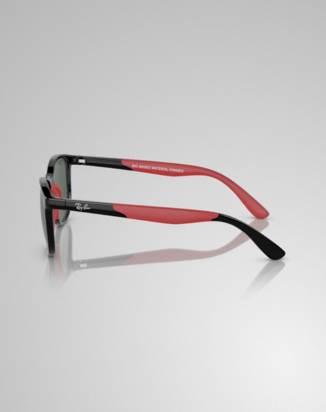 Ray-Ban 0RJ9077S-713171 – Lunettes de soleil carré noir sur rouge