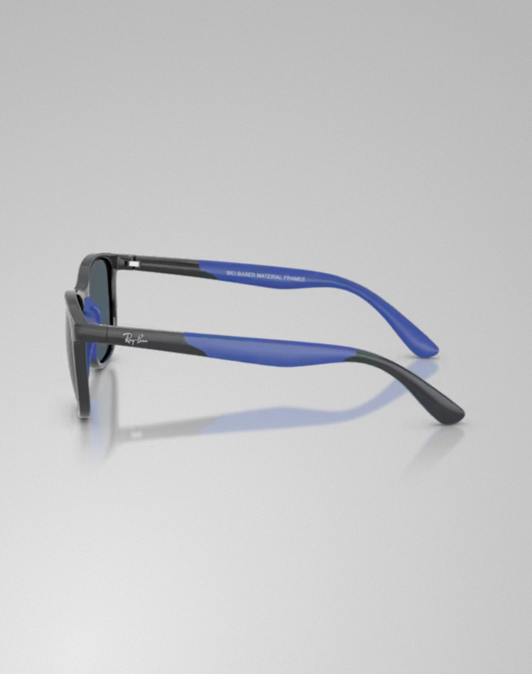 Ray-Ban 0RJ9077S-715155 – Lunettes de soleil carré gris sur caoutchouc bleu