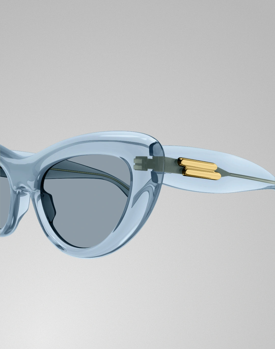 Bottega Veneta BV1282S-003 – Lunettes de soleil oeil-de-chat bleu clair (M)