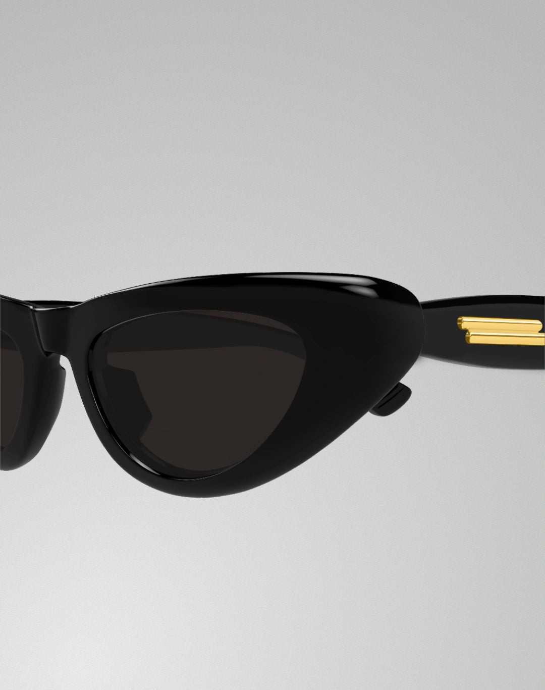 Bottega Veneta BV1450S-001 – Lunettes de soleil œil de chat noir (M)